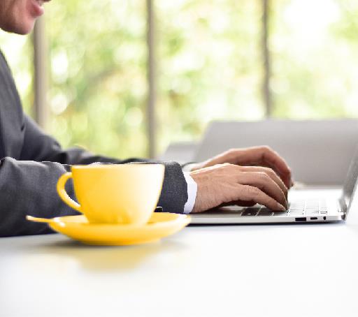 התכתבות עם בנקאי